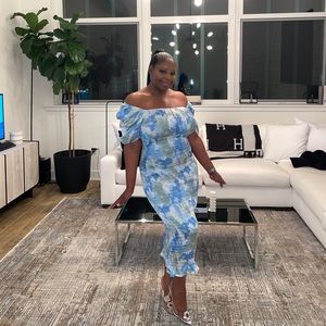 BLUE TIE DYE LACE BACK SHIRRED MIDI DRESS